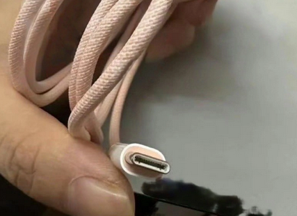 静海苹果15维修店分享iPhone15USB-C数据线长啥样