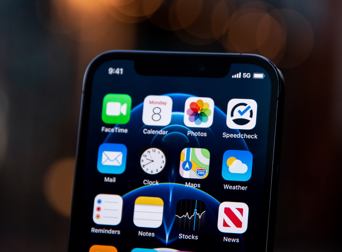静海苹果手机维修分享为什么 iPhone 12 在冬季会自动关机 